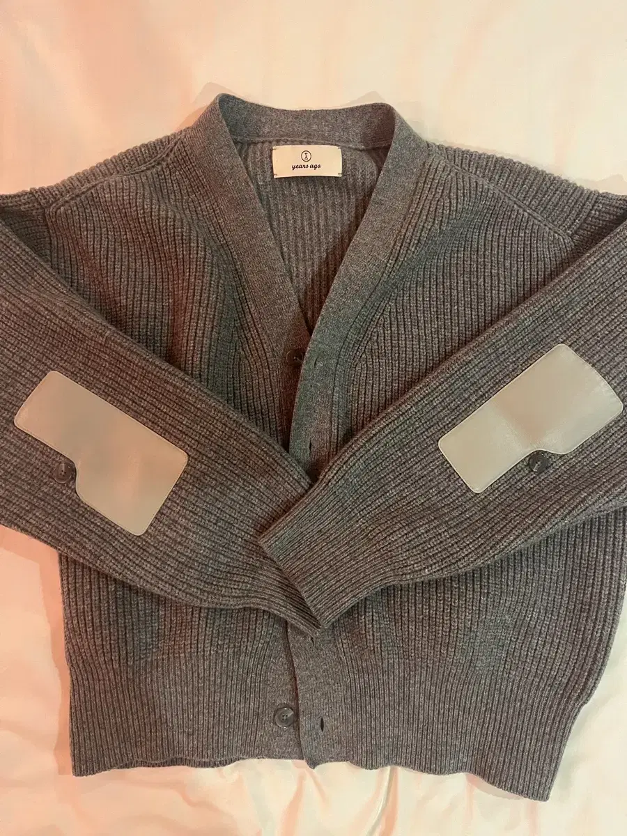 Earth's A Go Cardigan Dark Grey M in excellent condition