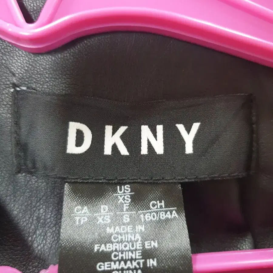 DKNY 가죽자켓 Xs