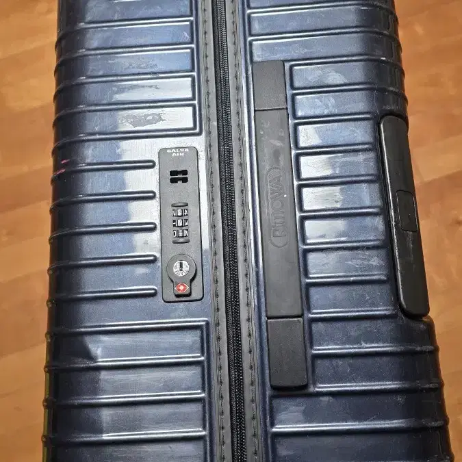 Rimowa 리모와 살사 에어 77 캐리어(대형) 네이비 블루 판매