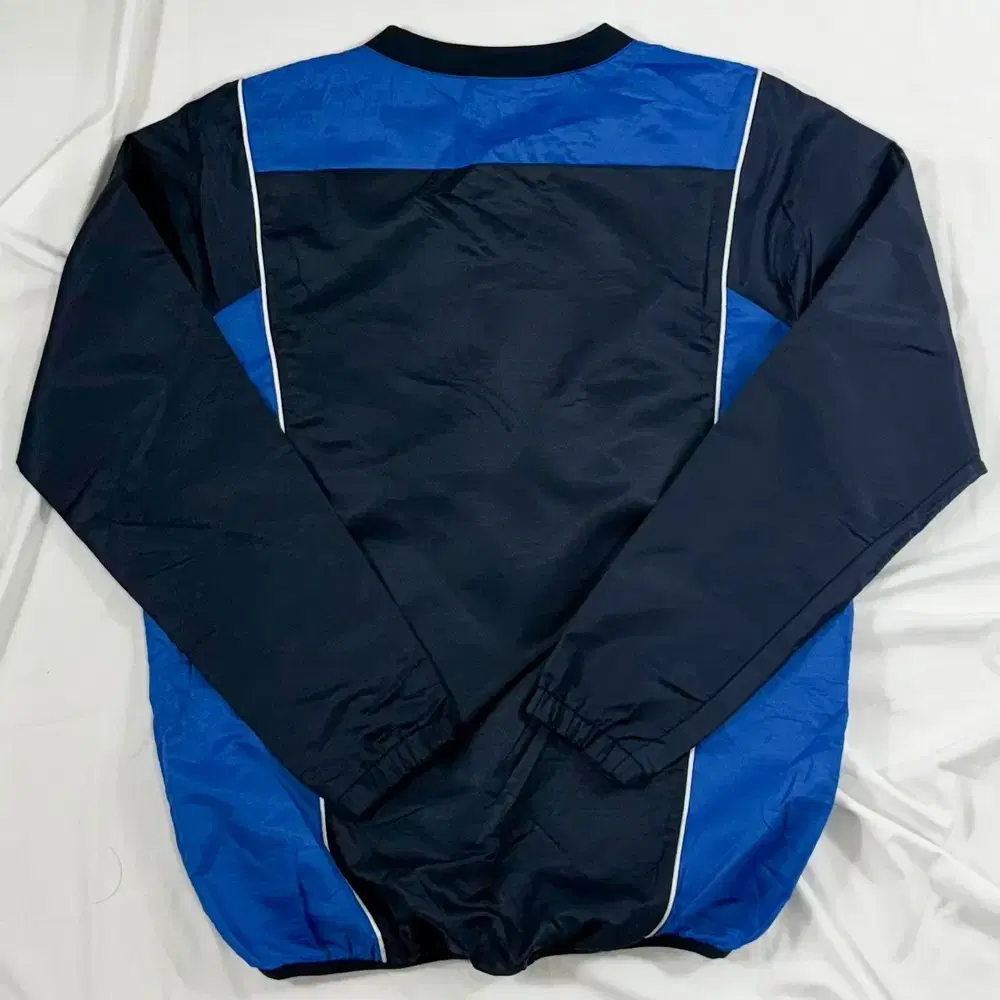 Umbro wind break