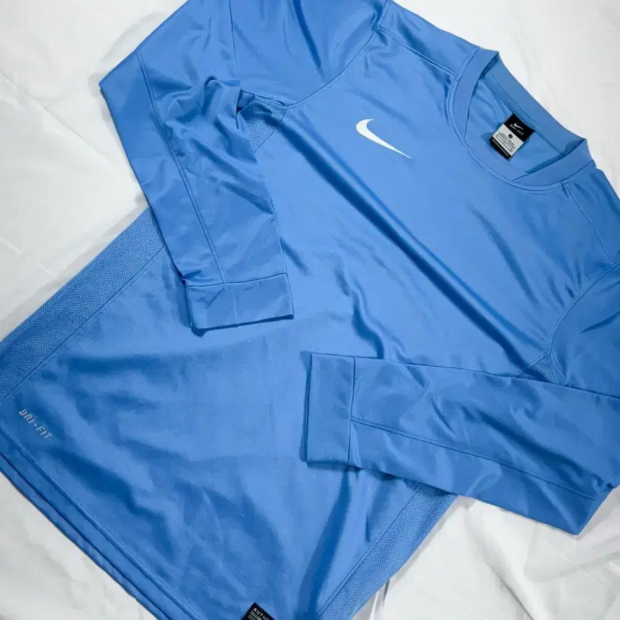 Nike blue t-shirt