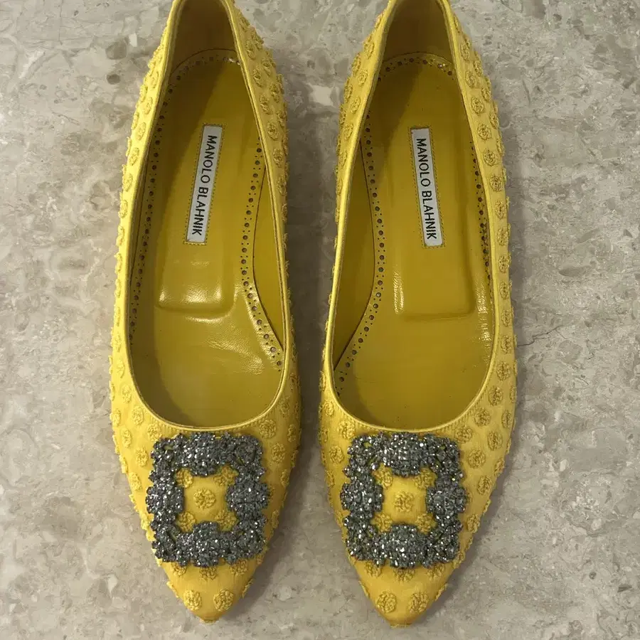 마놀로 블라닉 항기시 플랫 Manolo Blahnik flats