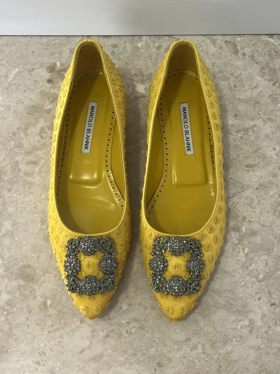 마놀로 블라닉 항기시 플랫 Manolo Blahnik flats