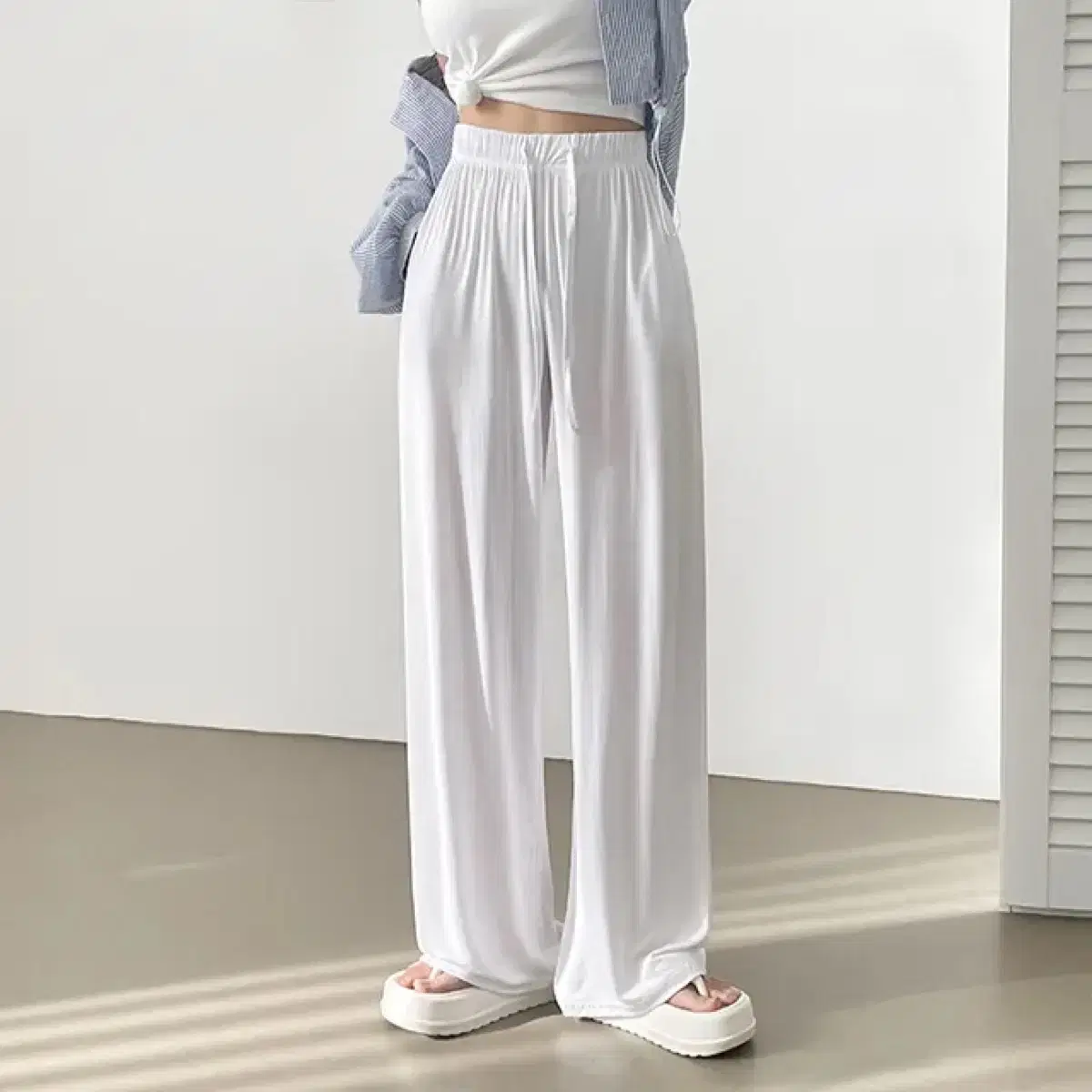 (NEW) Wide-legged pants with banded waistband