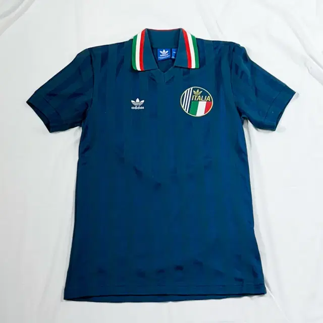 Adidas itay t-shirt