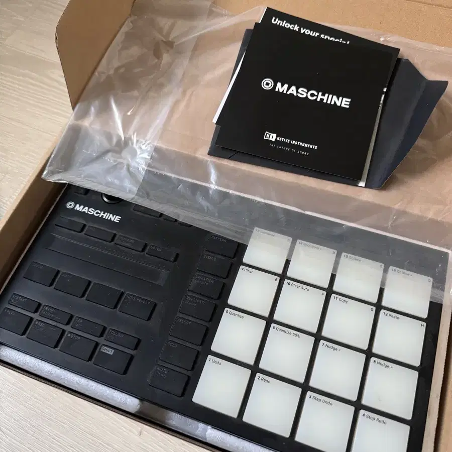 MASCHINE MIKRO MK3 미디 샘플러