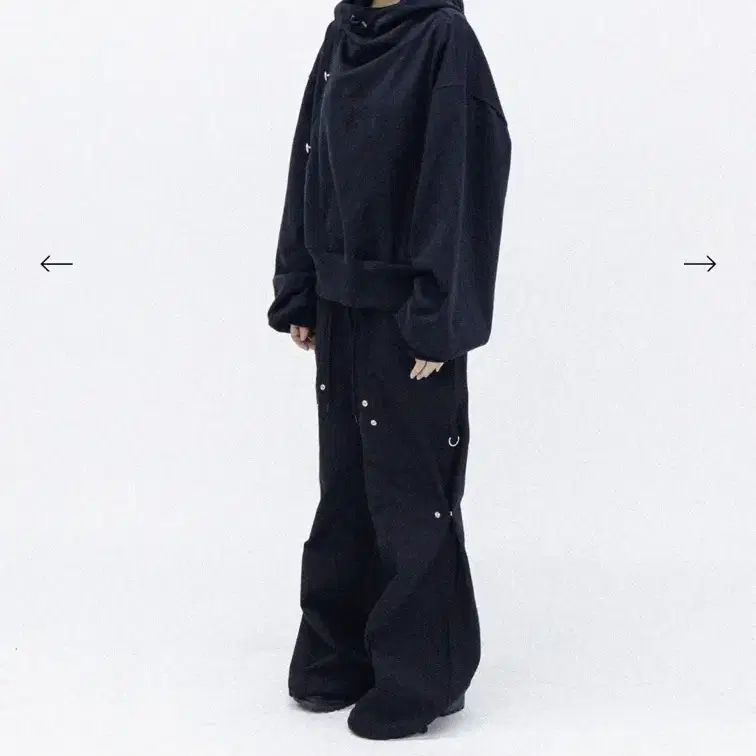 JUNK PARK HIGH NECK CROP HOODIE(새상품)