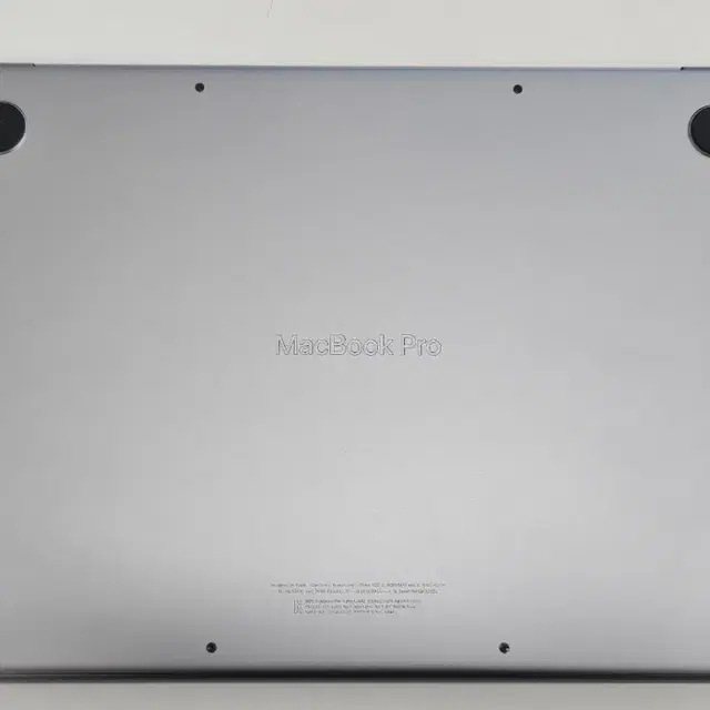 맥북 프로 2022년형m1pro , ssd512gb 모든기능 정상