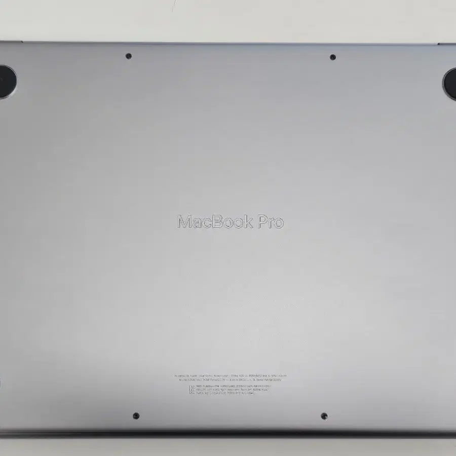 맥북 프로 2022년형m1pro , ssd512gb 모든기능 정상