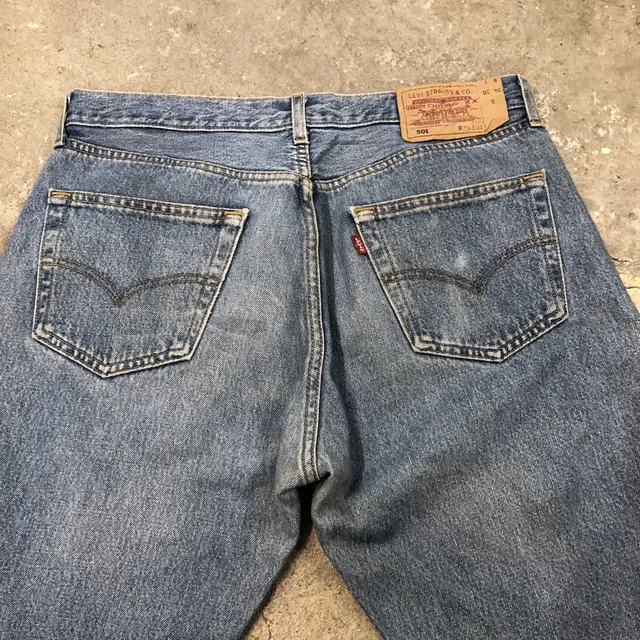 90s/00s Levi's 501 Denim Pants (34)