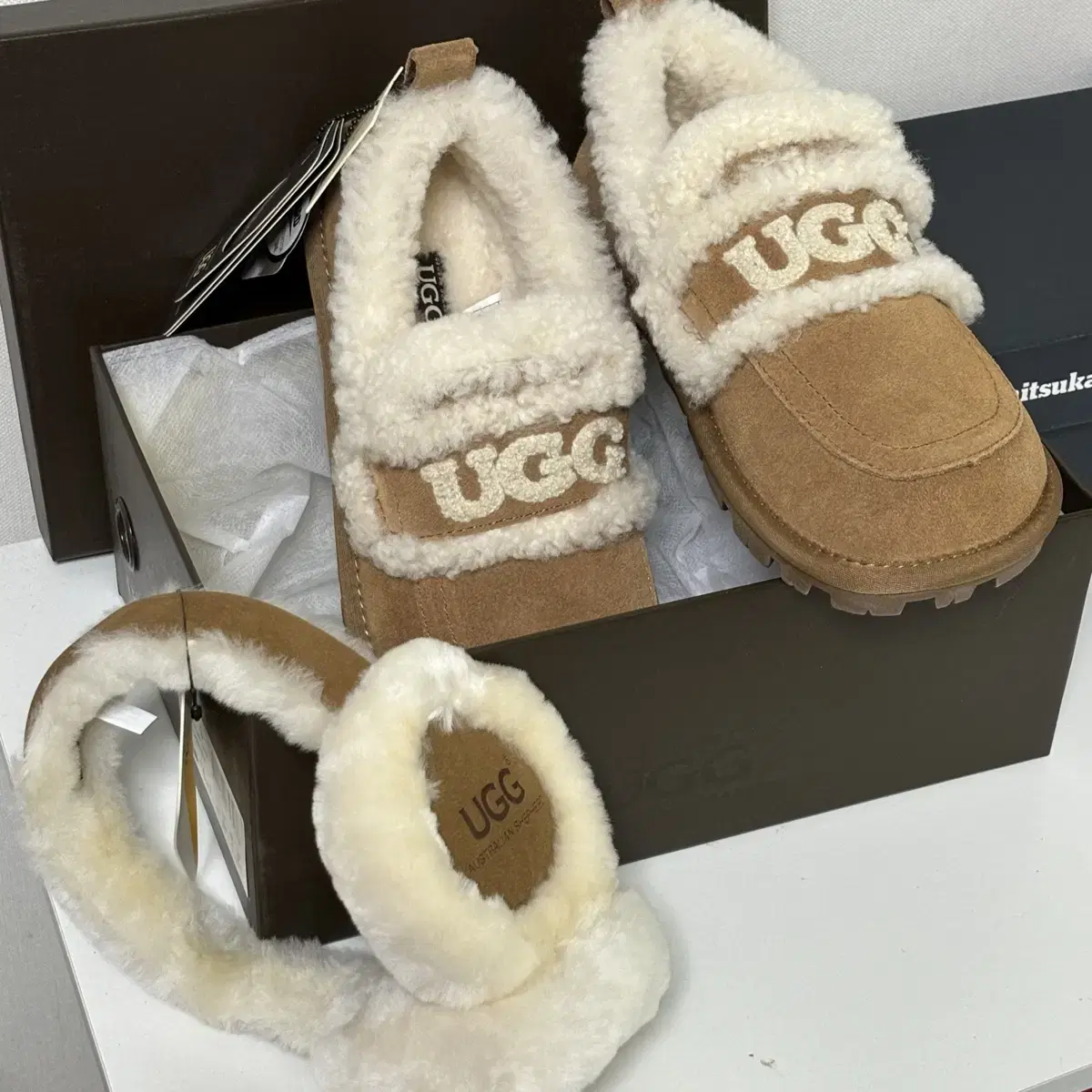 호주 어그 ugg 시어링 로퍼 235 + 이어머프