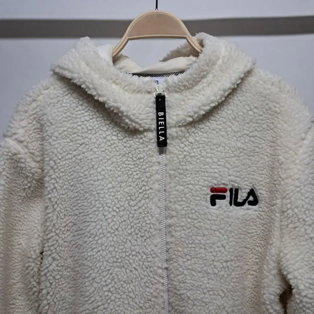 (105) 휠라 FILA 뽀글이 롱 후리스