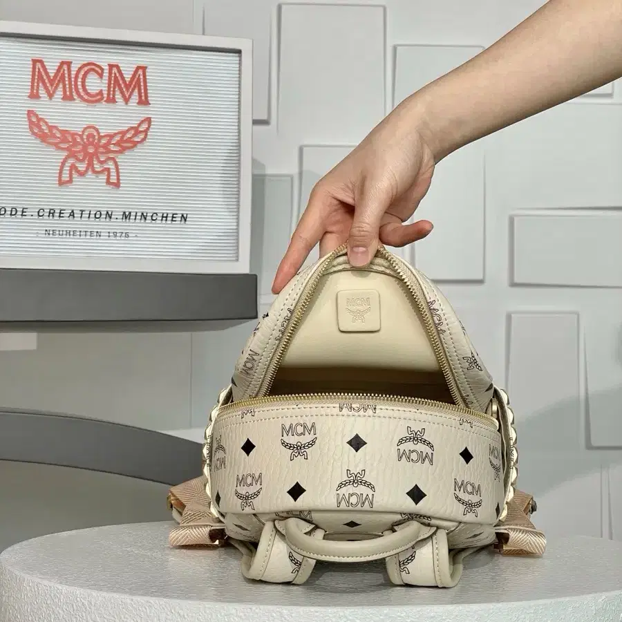 엠씨엠 백팩 MCM Stark Backpack Beige