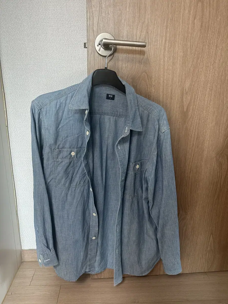 Uniqlo chambray