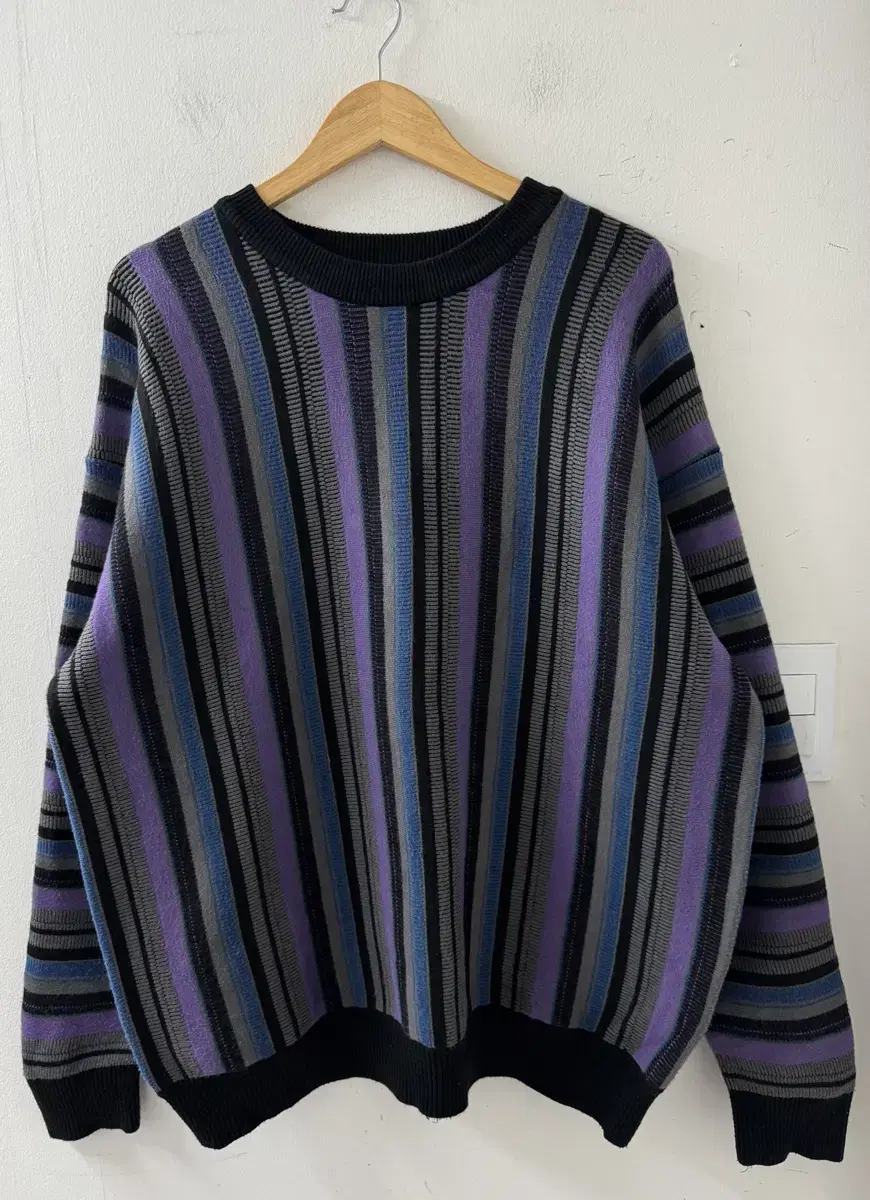 Clare Round Neck Jacquard Knit Sweater (Soft and Firm)