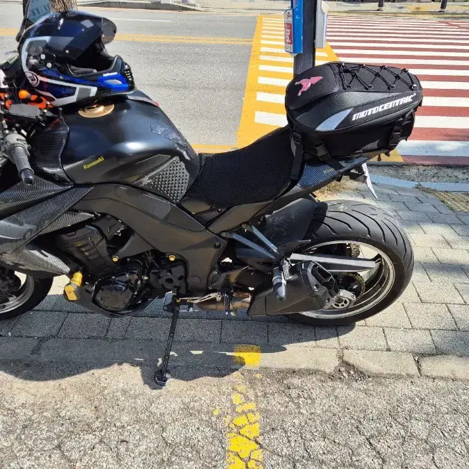 z1000