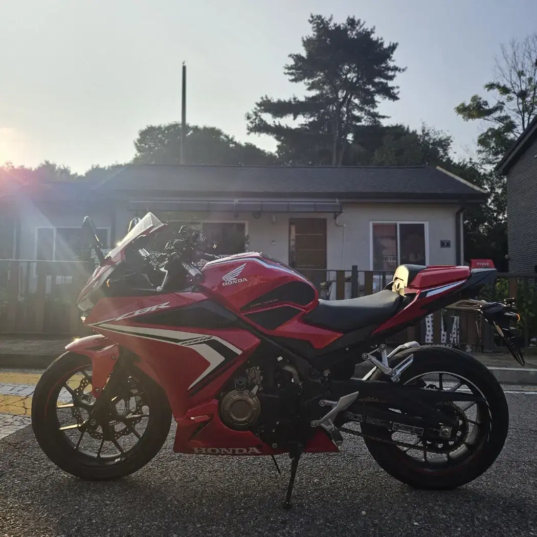 A급 신차컨디션 혼다 cbr500r 20년형 블박2채널 최저가 판매합니다