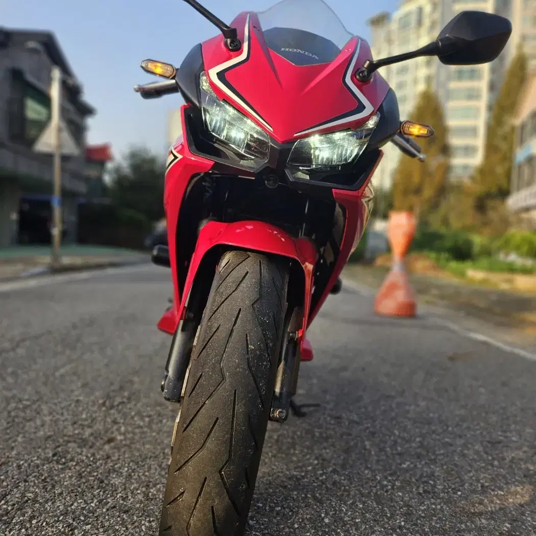 A급 신차컨디션 혼다 cbr500r 20년형 블박2채널 최저가 판매합니다