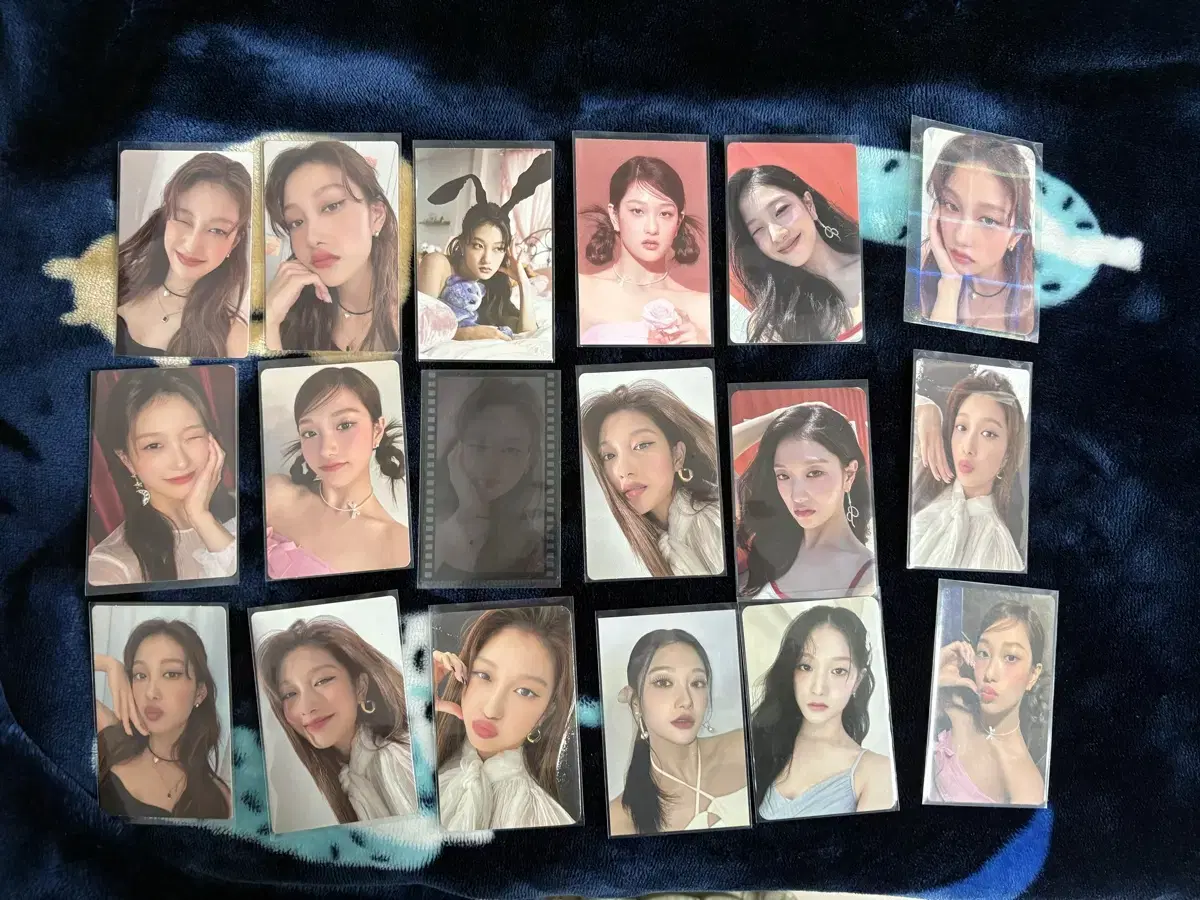 Lee Seoyeon photocard sells