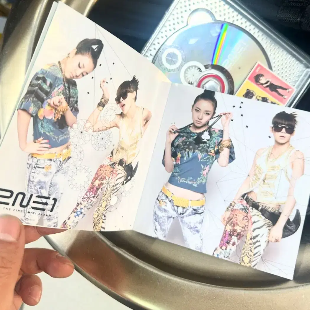 2NE1 the 1st mini album 투애니원 미니앨범