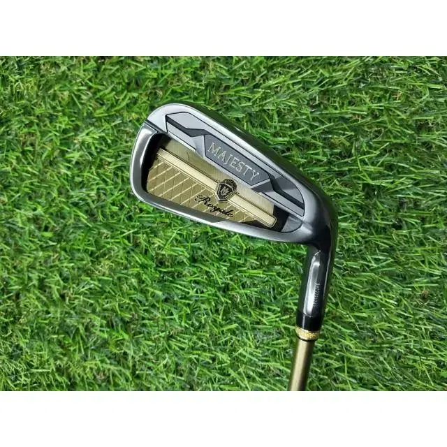 (Used) Majesty 7-iron gold LV550 carbon R-strength MAJE7