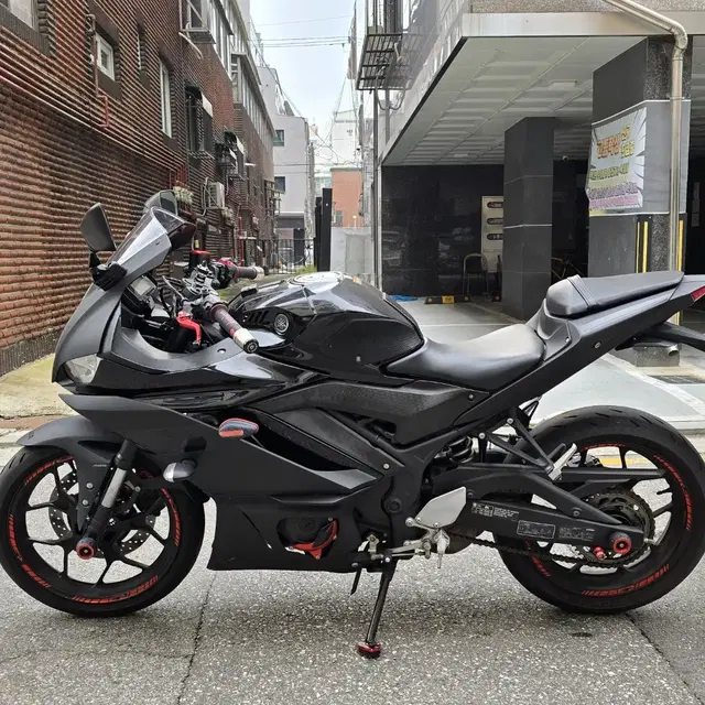 20년식 YZF-R3 블랙 팝니다