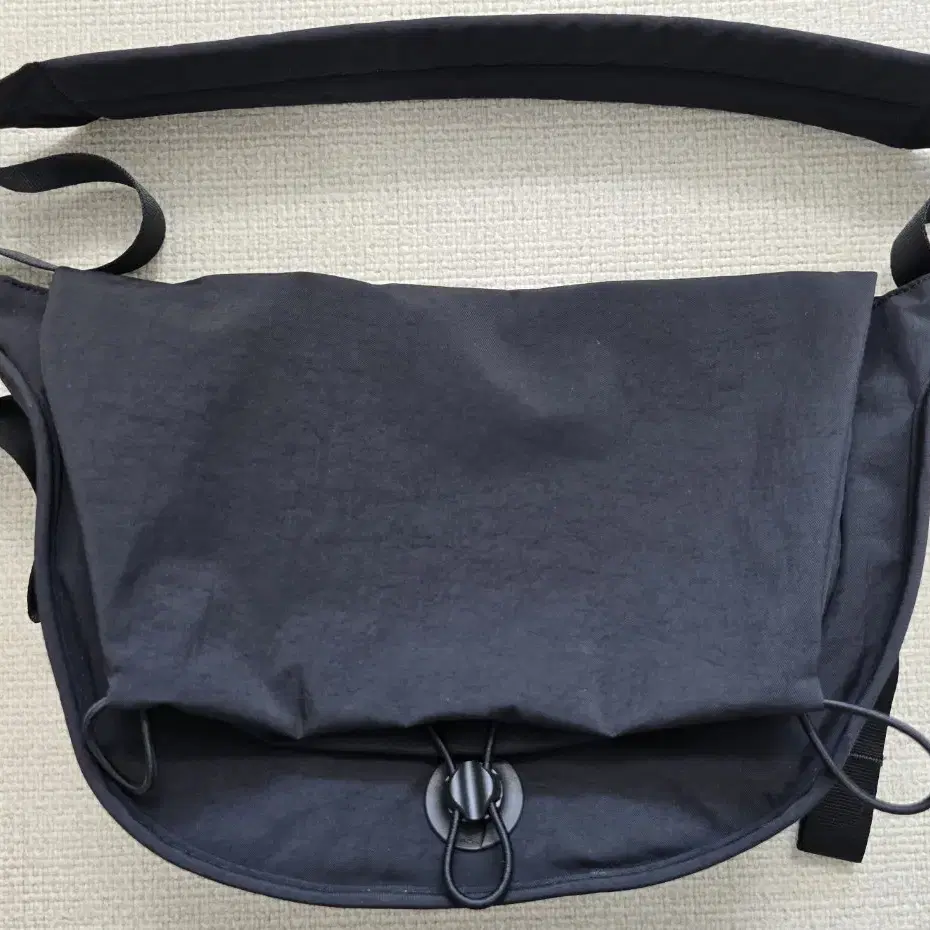 유세지 BD Bag (L) 블래ㅣ