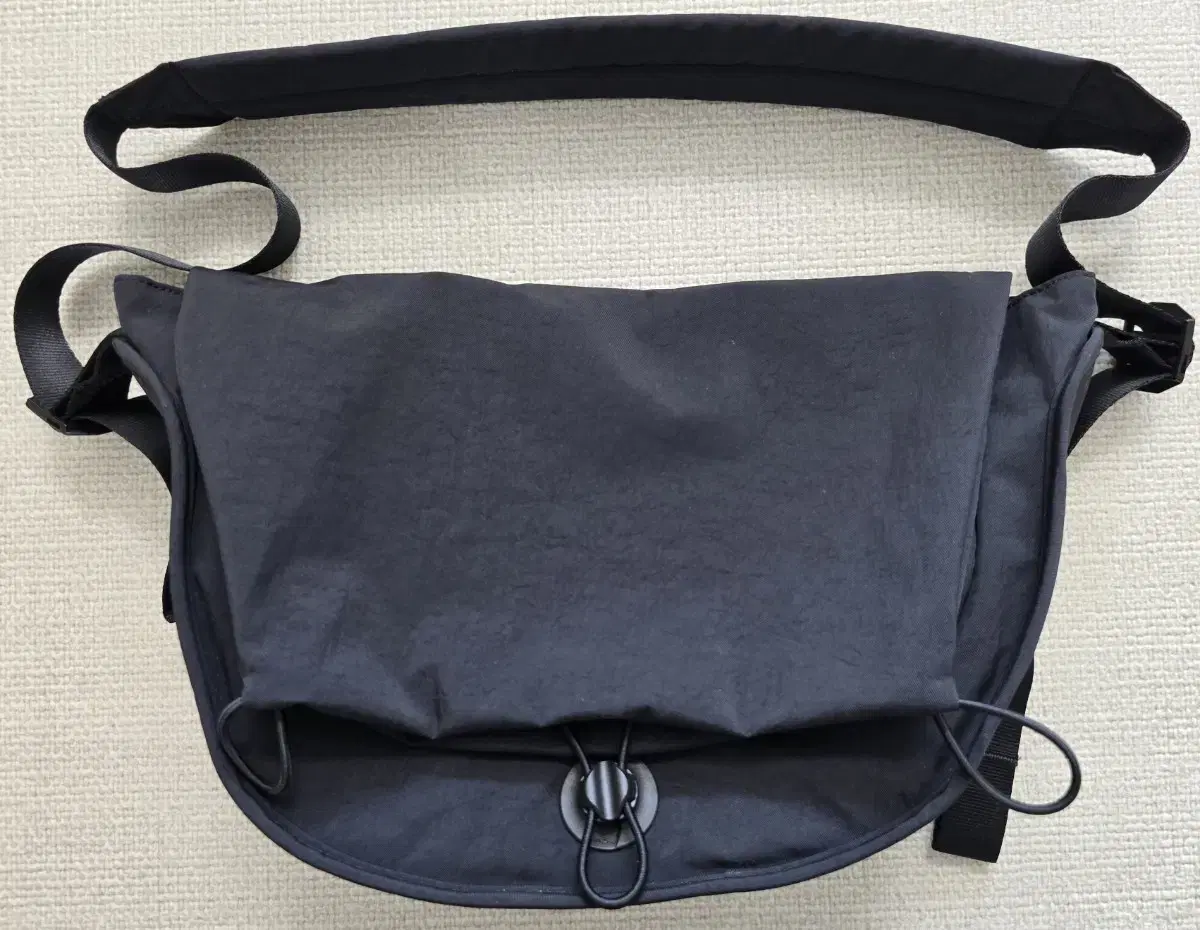 유세지 BD Bag (L) 블래ㅣ