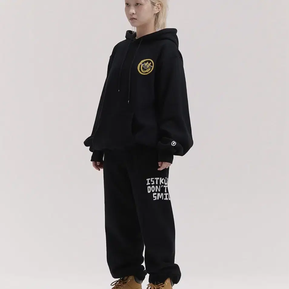 이스트쿤스트 LOGO&SMILEY HOODIE_BLACK