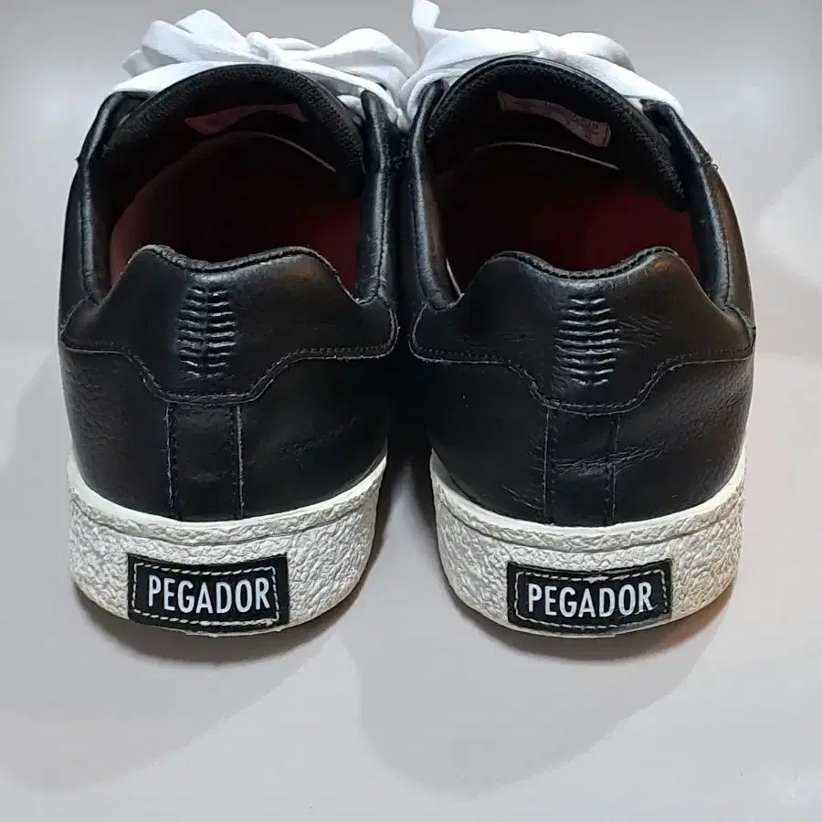 PEGADOR MEN BRUNO BLK/WHT(270)