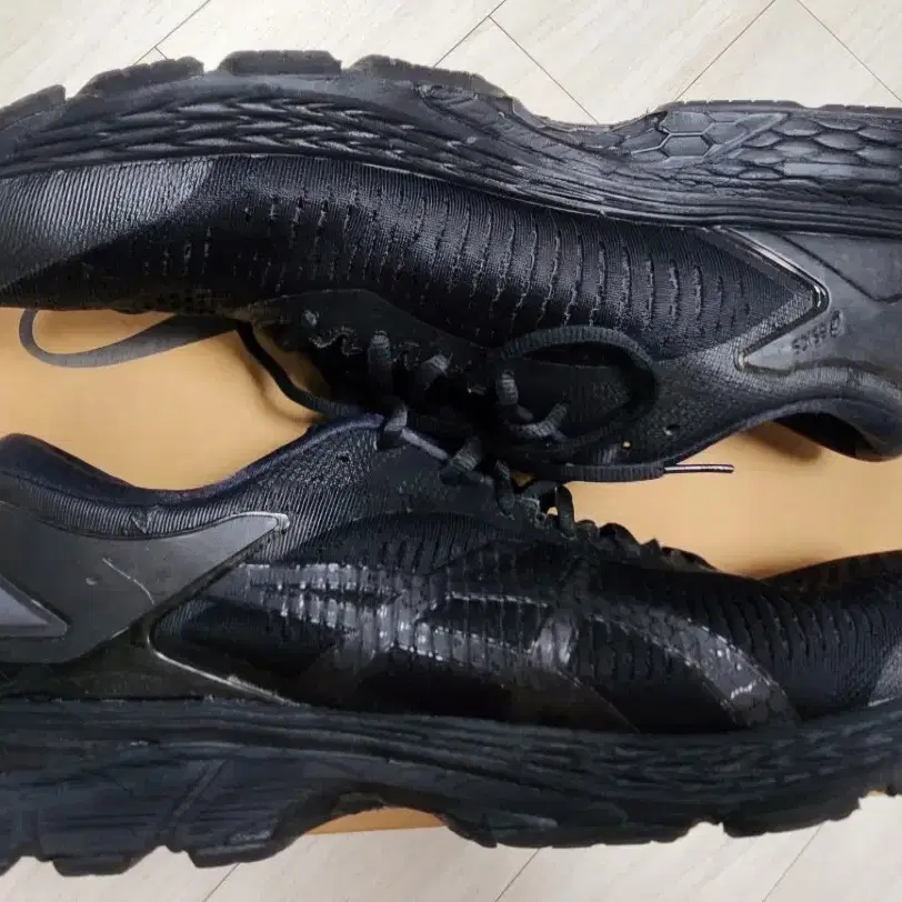 아식스 젤카야노 25 (GEL-KAYANO 25) 트리플 블랙 285