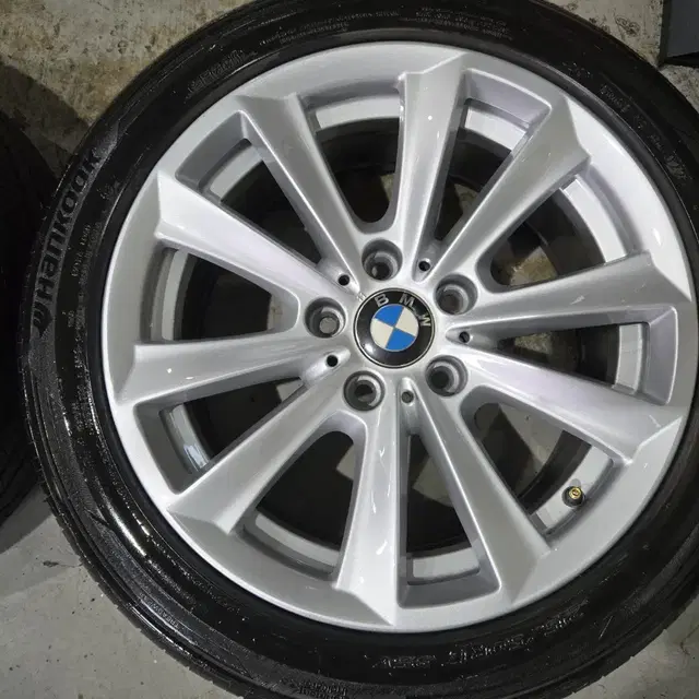 포터2용 BMW 17인치 순정 휠타이어 판매합니다