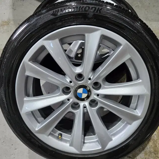 포터2용 BMW 17인치 순정 휠타이어 판매합니다