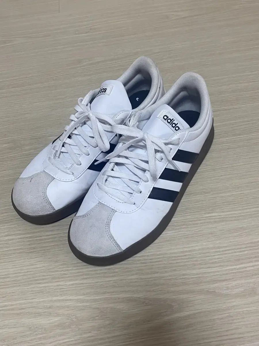 [260] Adidas VL Court Base