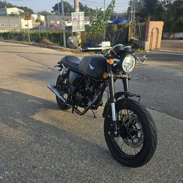 레트로125cc  23년식 1만키로때 180만원 올순정 올블랙