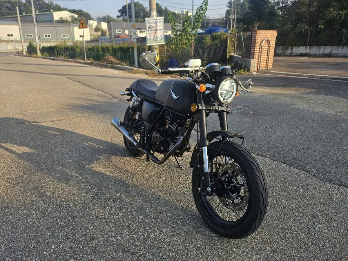 레트로125cc  23년식 1만키로때 160만원 올순정 올블랙