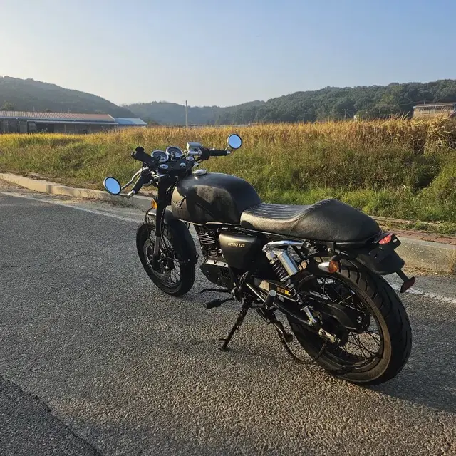 레트로125cc  23년식 1만키로때 180만원 올순정 올블랙