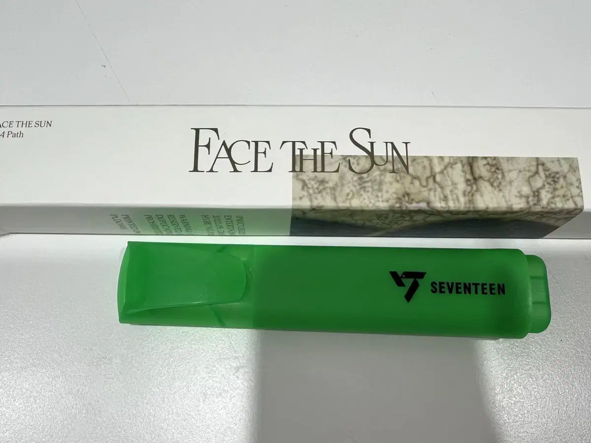 Seventeen Face the sun highlighter