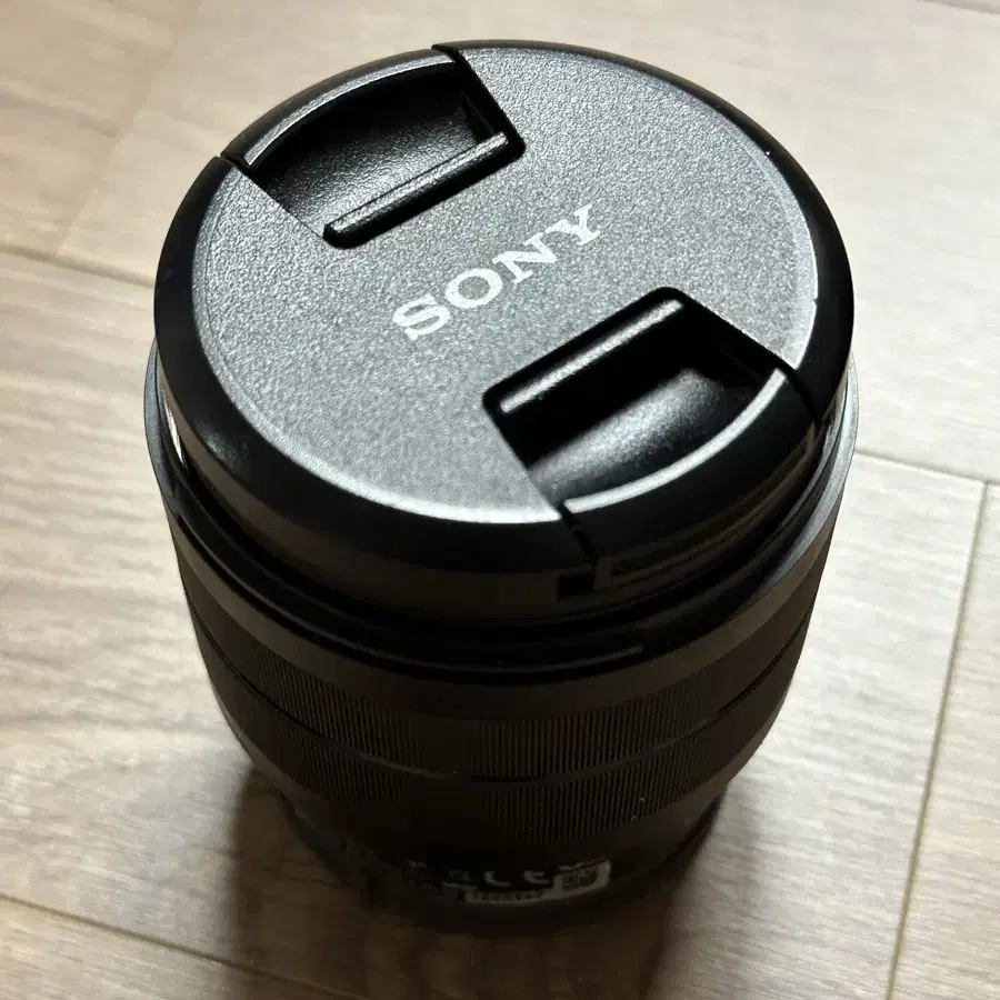 소니 알파 E 10-18mm F4 OSS 중고