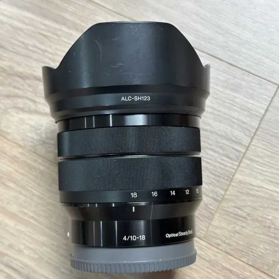 소니 알파 E 10-18mm F4 OSS 중고