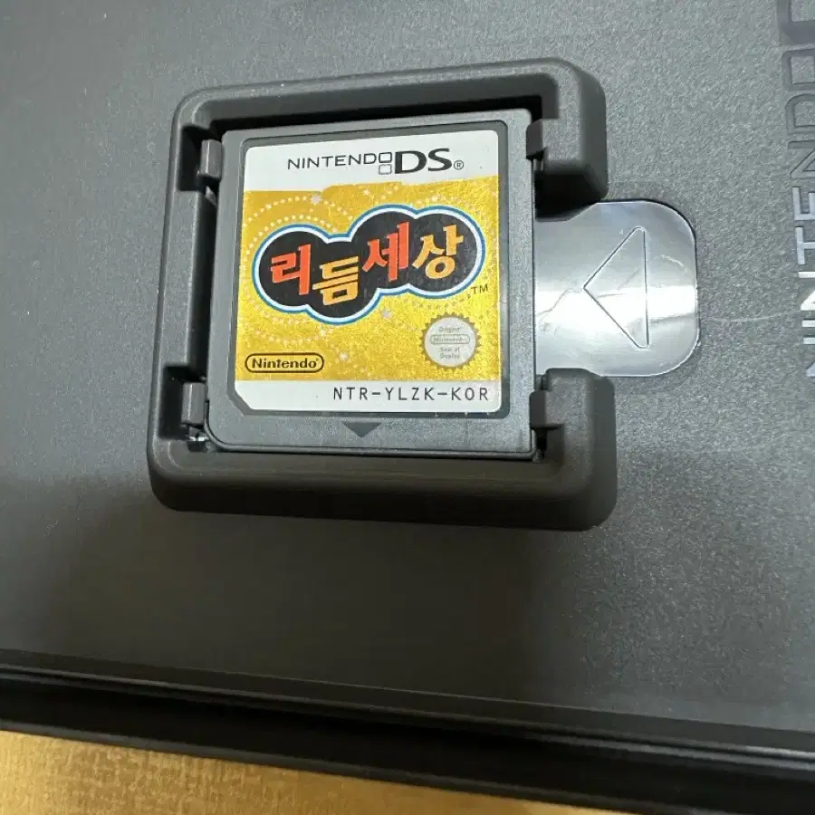 닌텐도 DS 리듬세상 판매합니다.