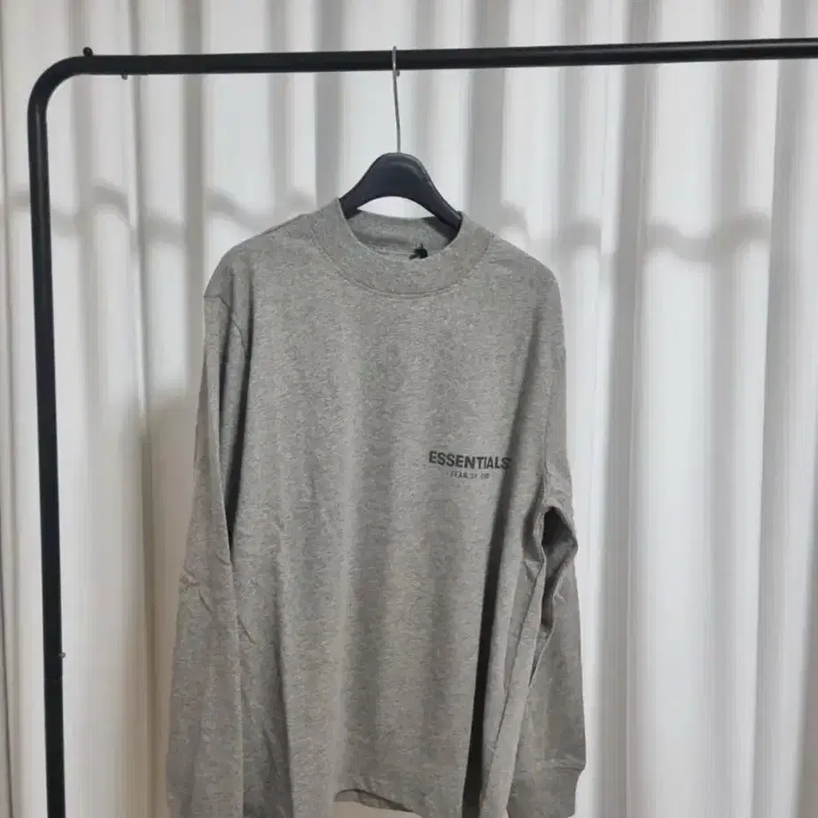 새상품 피오갓 에센셜  xxs  Long Sleeve T-Shirt