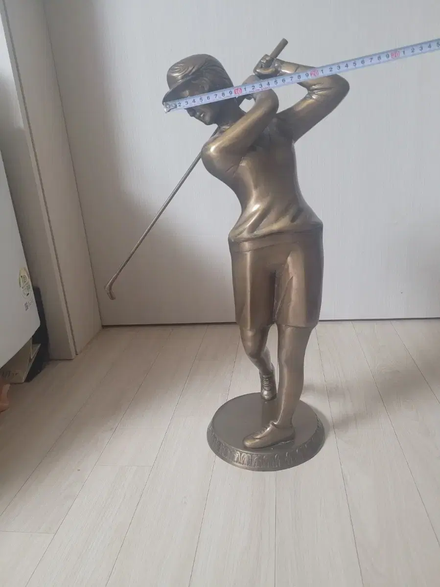 동브로즈 골프치는남자.  60cm