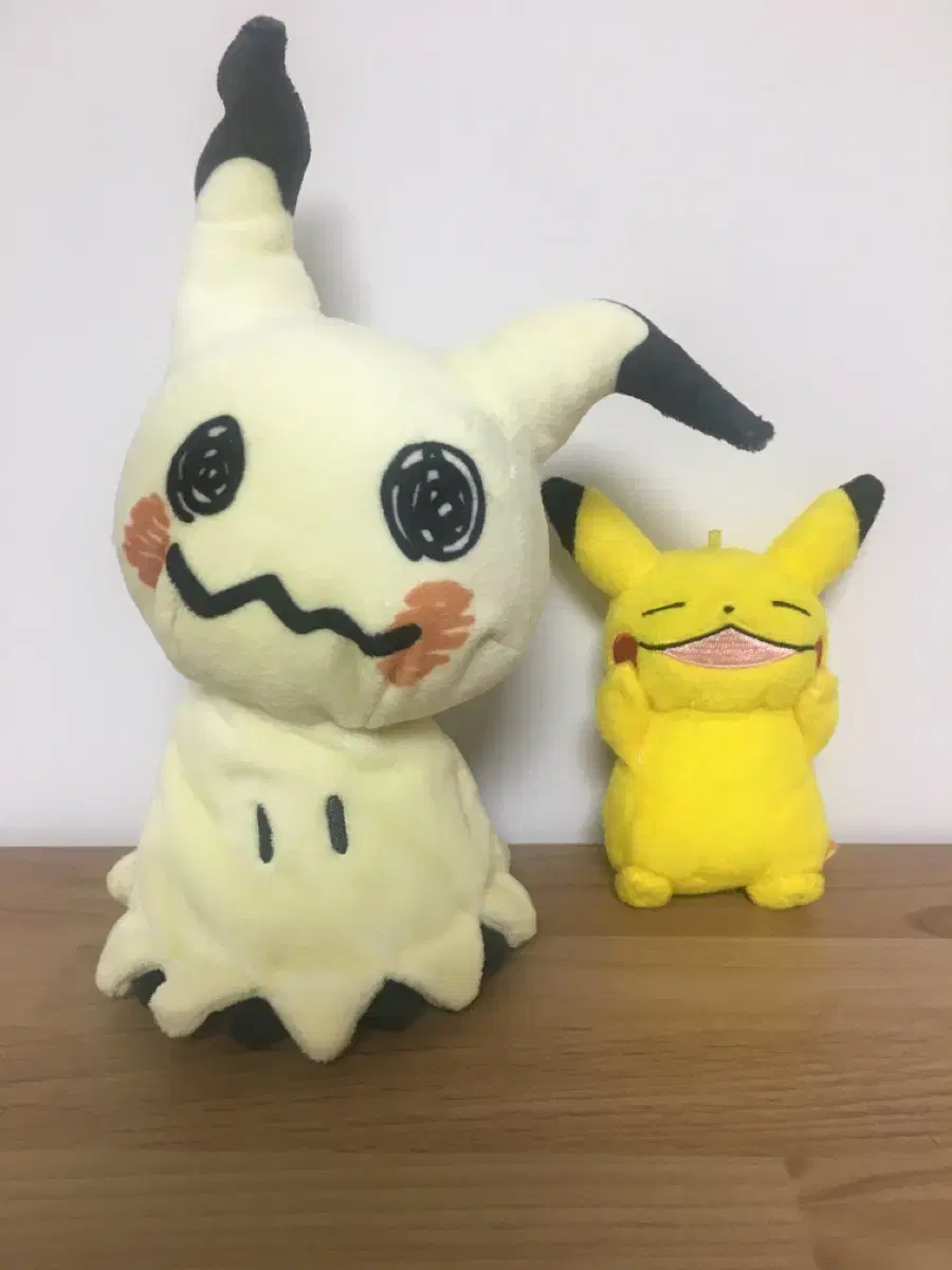 Pokemon Along Q Pikachu doll sells