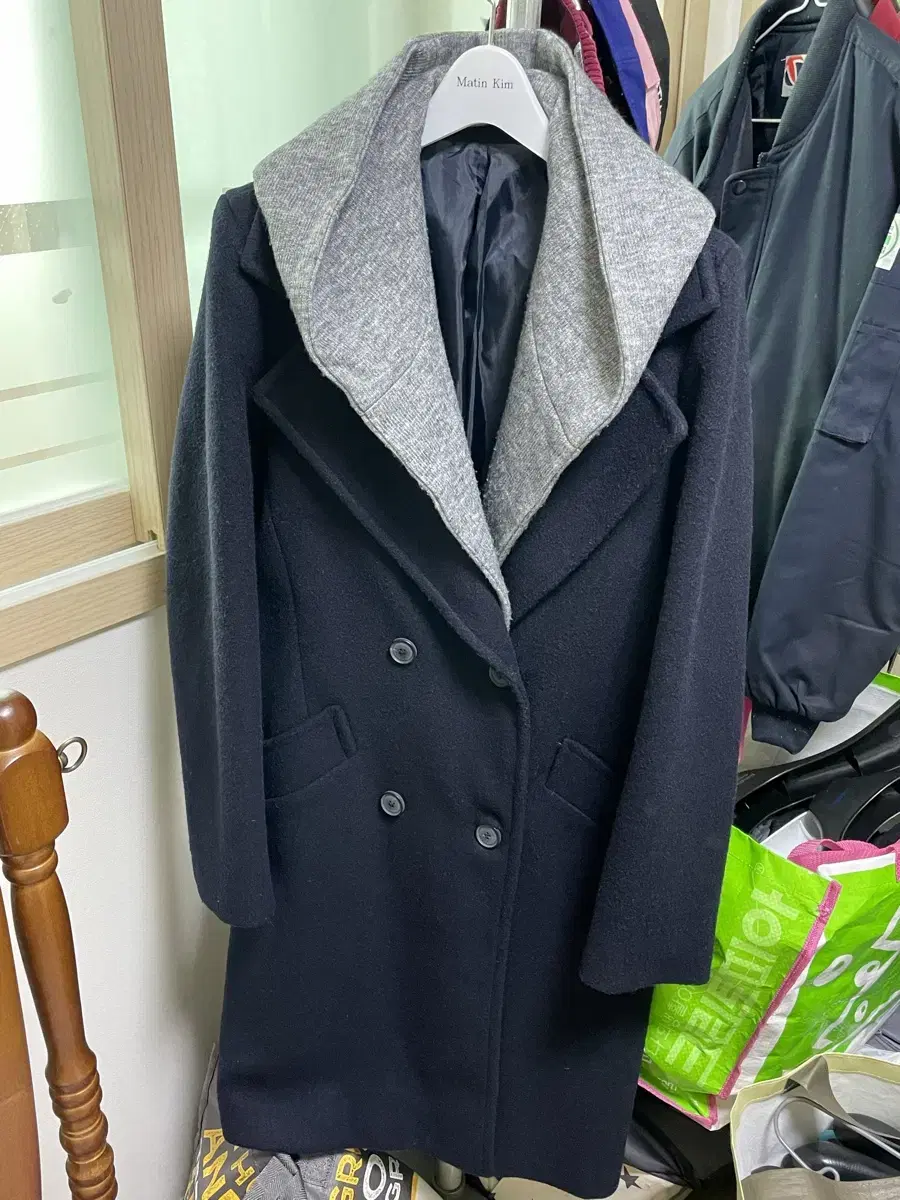 Women's coat (hat detachable)