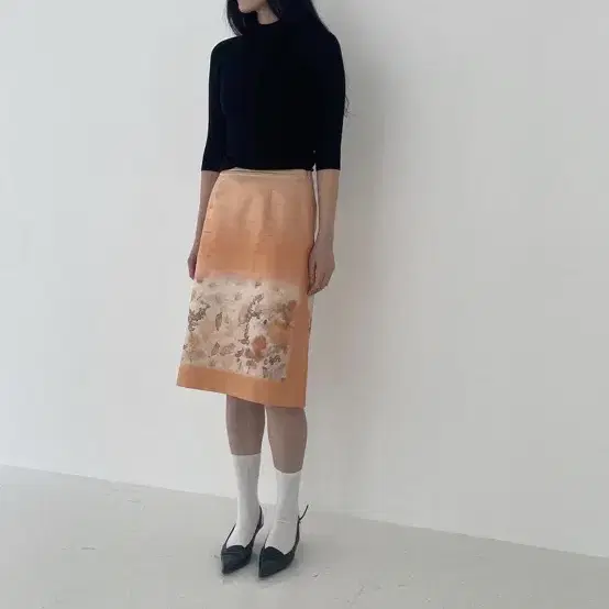 티크 Teak silk skirt leaf coral