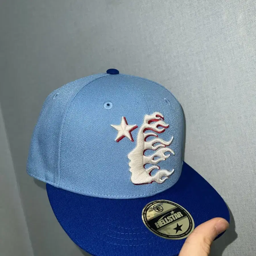 hellstar fitted cap (baby blue)