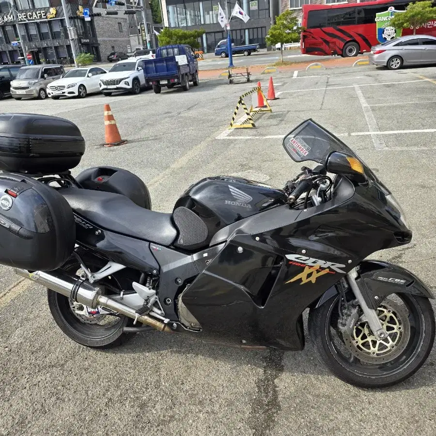 CBR1100XX