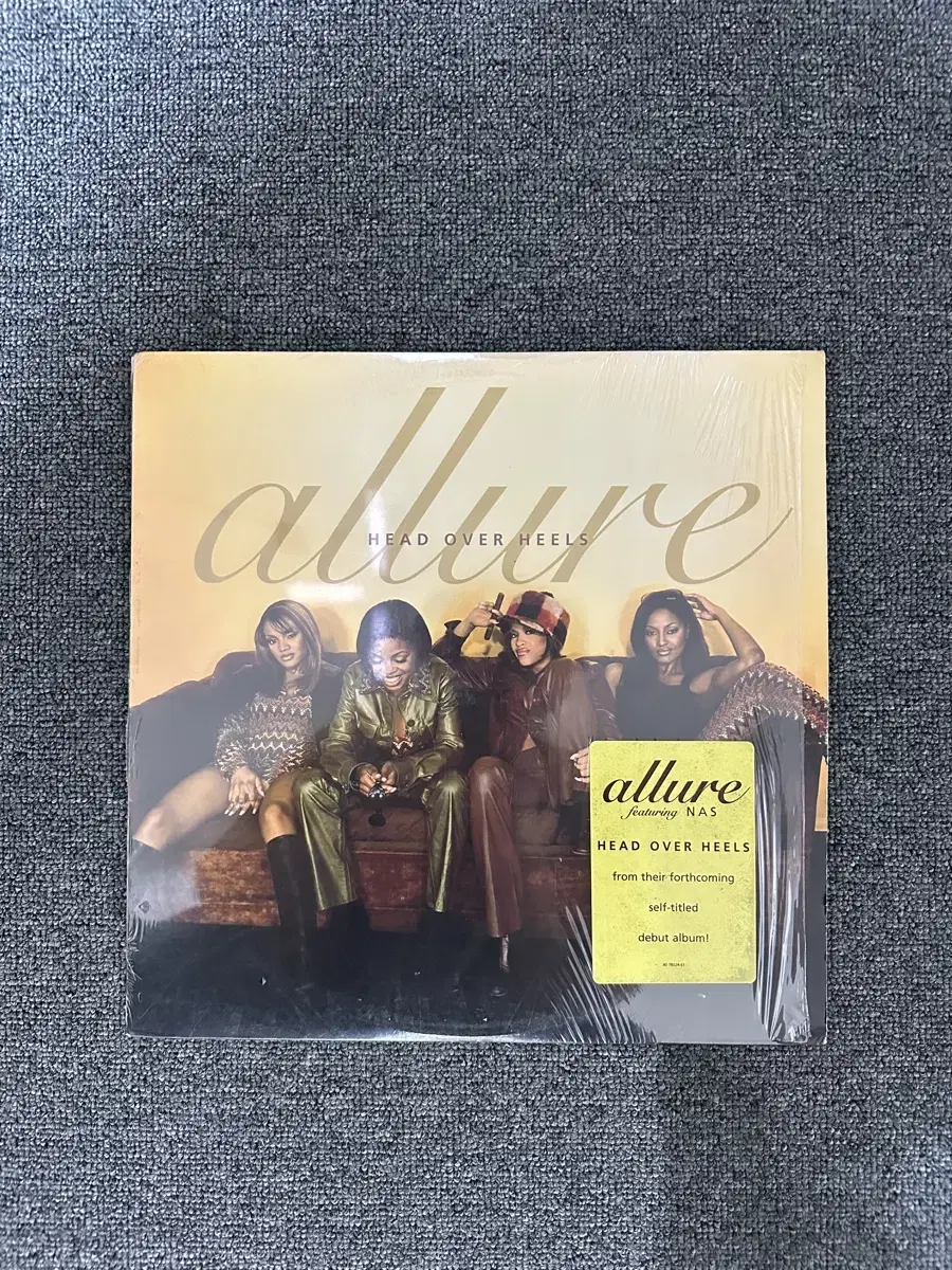 얼루어(Allure) 데뷰 레코드(LP) 팝니다.