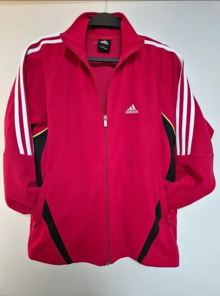 (90) Adidas jersey